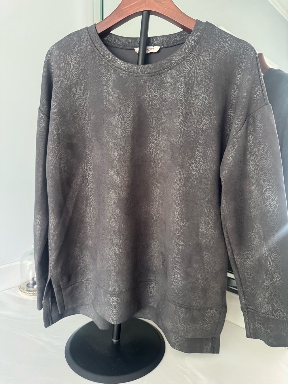Cable & Gauge Women’s Gray Textured Crewneck Sweatshirt size M